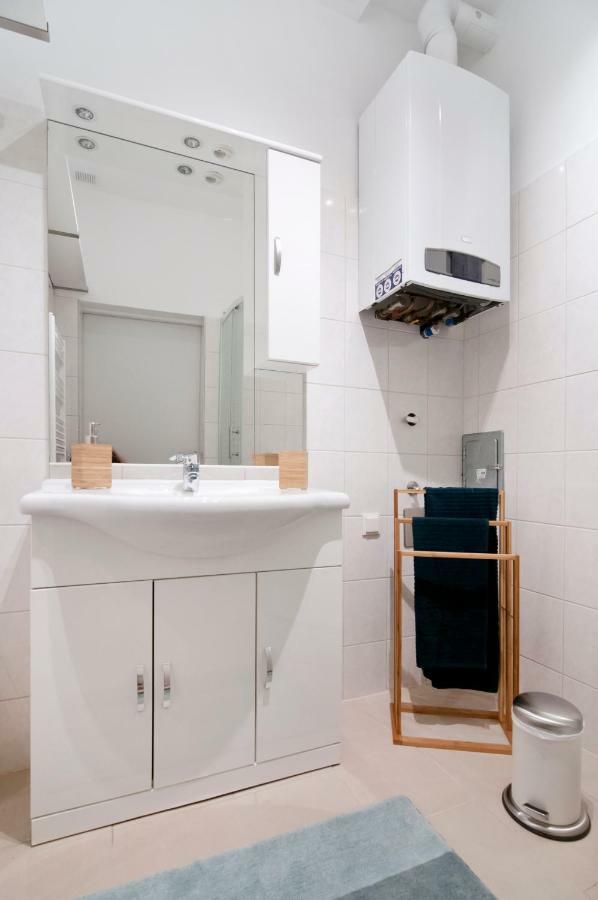 Apartment Stylish Self-check-in With 2 Bedrooms